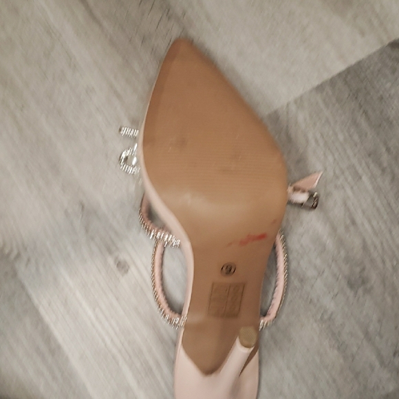 Elegant Pearl Embellished Women's Heels - Picture 10 of 11